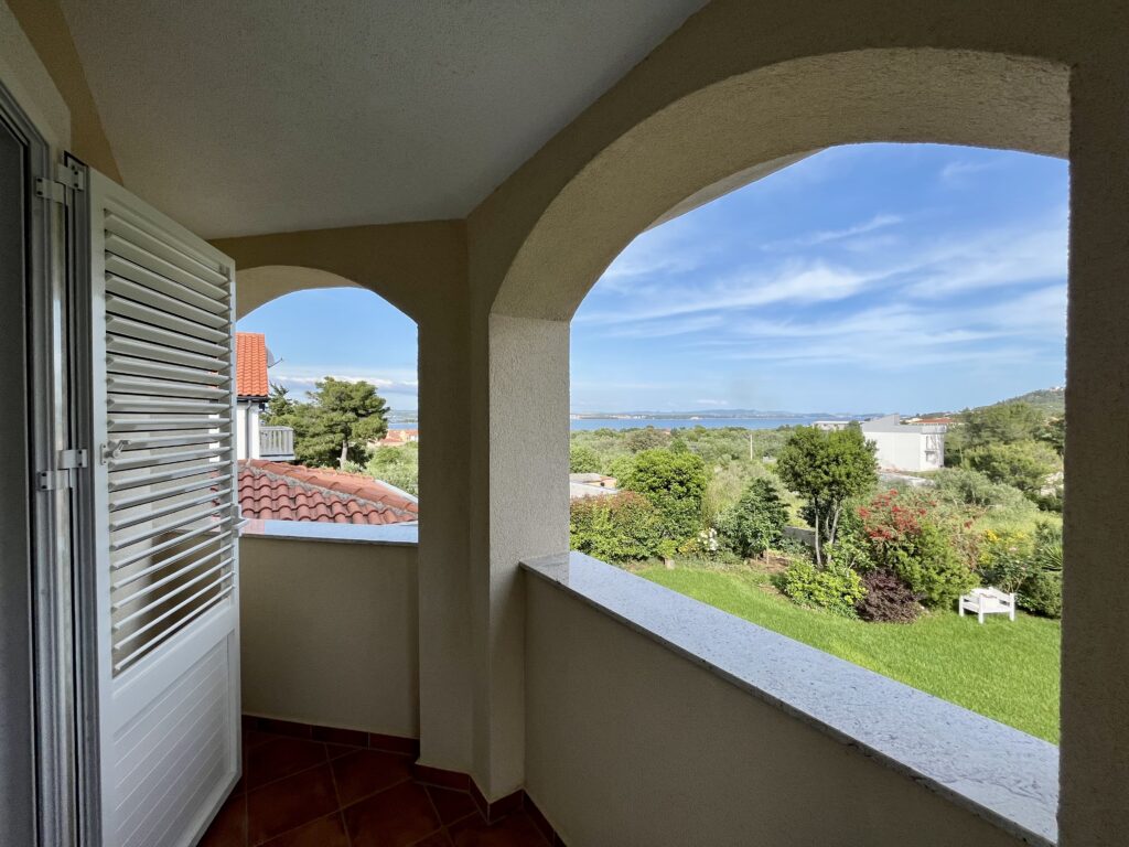 Loggia (Bedroom South)